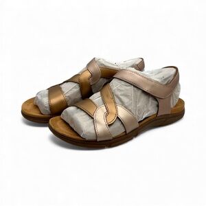 New in box,‎ Easy Spirit Women's Minny Sandals